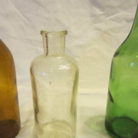 VTG SET OF 6 COLLECTIBLE GLASS BOTTLES EACH DIFFERENT - Picture 3 of 8